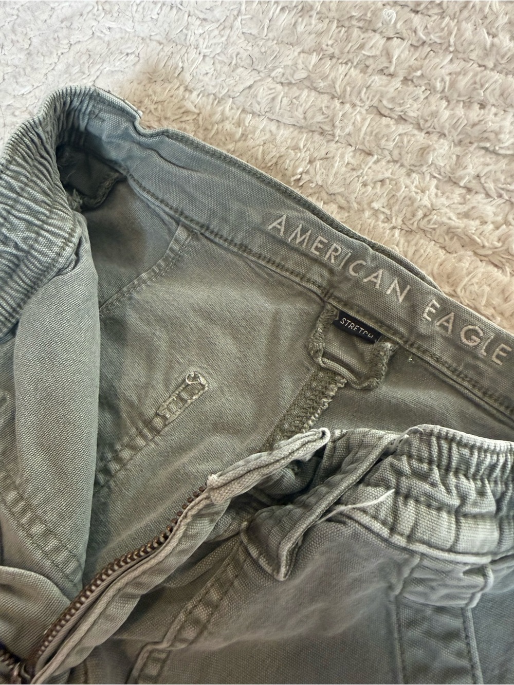 American Eagle Light Olive Cargo Pants - Picture 3 of 5